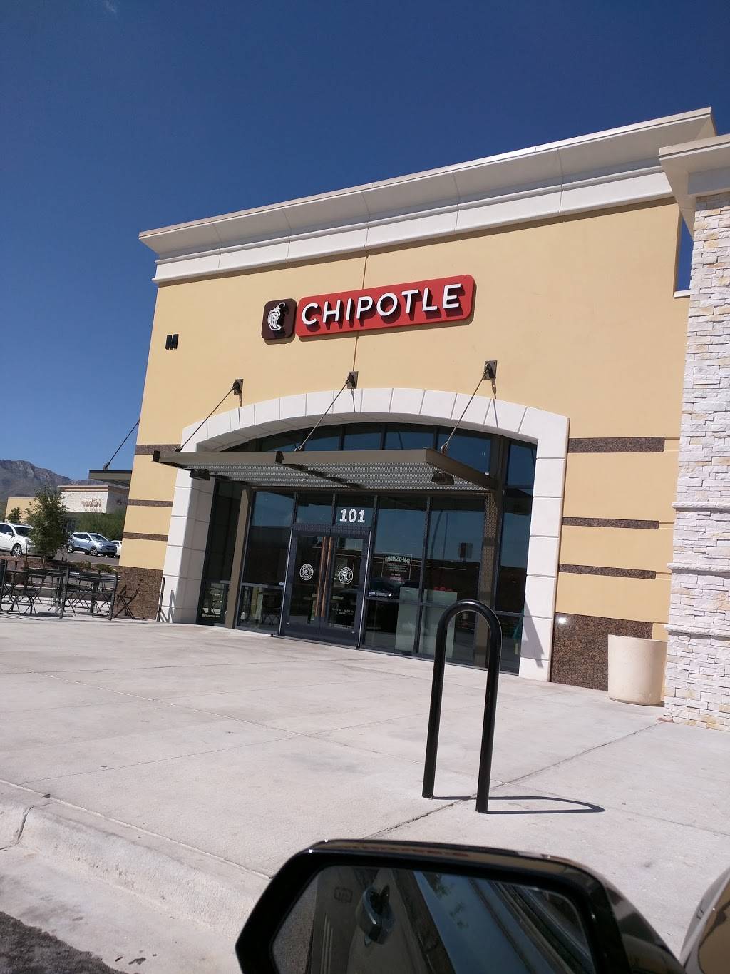Chipotle Mexican Grill | restaurant | 10771 Gateway S Blvd Bldg M, Ste 101, El Paso, TX 79934, USA | 9158222968 OR +1 915-822-2968