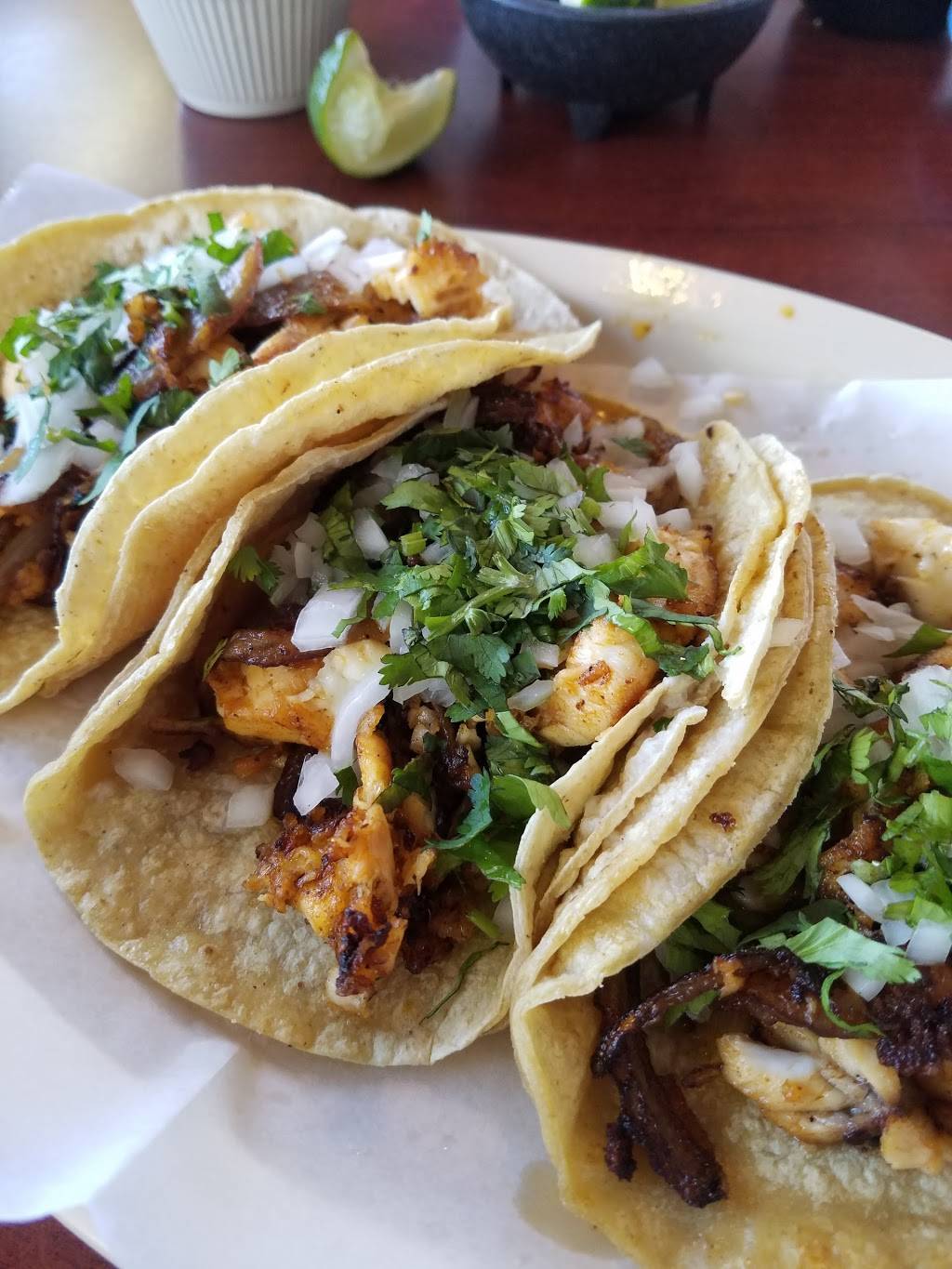 Casa Chapala’s Grill | restaurant | 34 N Elmhurst Rd, Wheeling, IL 60090, USA | 2246760555 OR +1 224-676-0555