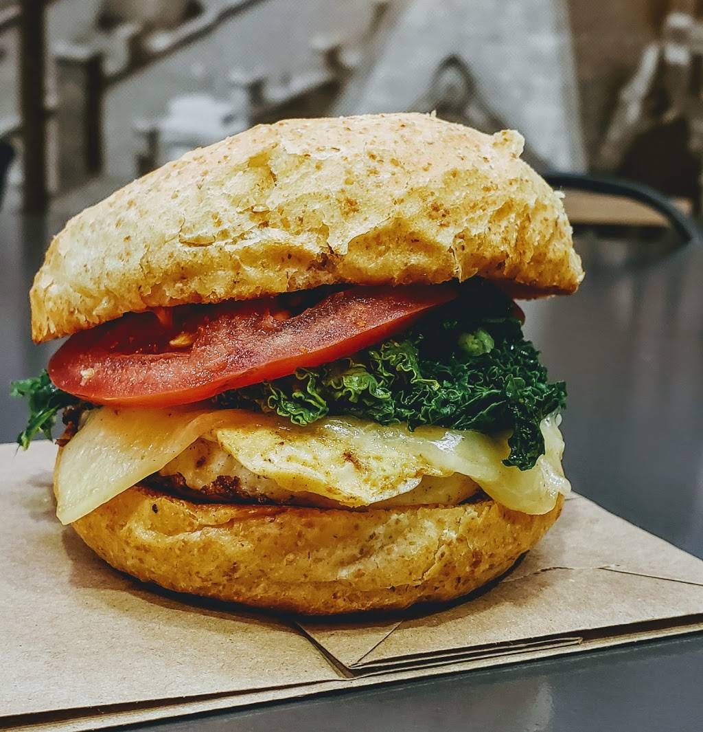 Farmhouse | restaurant | 700 Locust St, Des Moines, IA 50309, USA | 5153693276 OR +1 515-369-3276