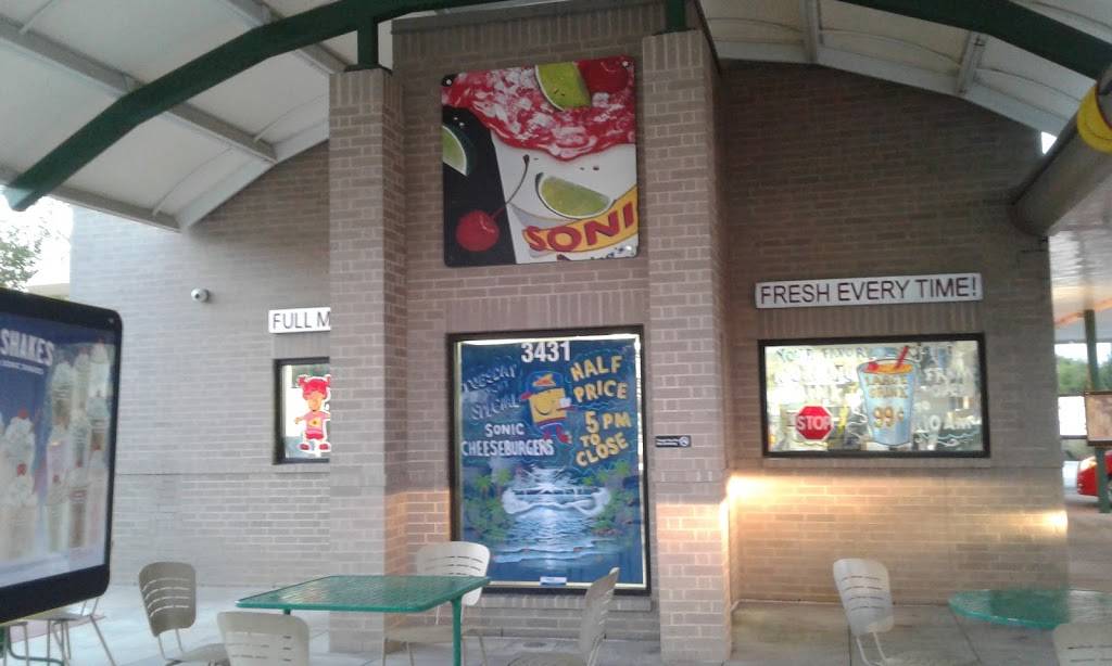 Sonic Drive-In | restaurant | 3431 W Walnut Hill Ln, Irving, TX 75038, USA | 9722527108 OR +1 972-252-7108