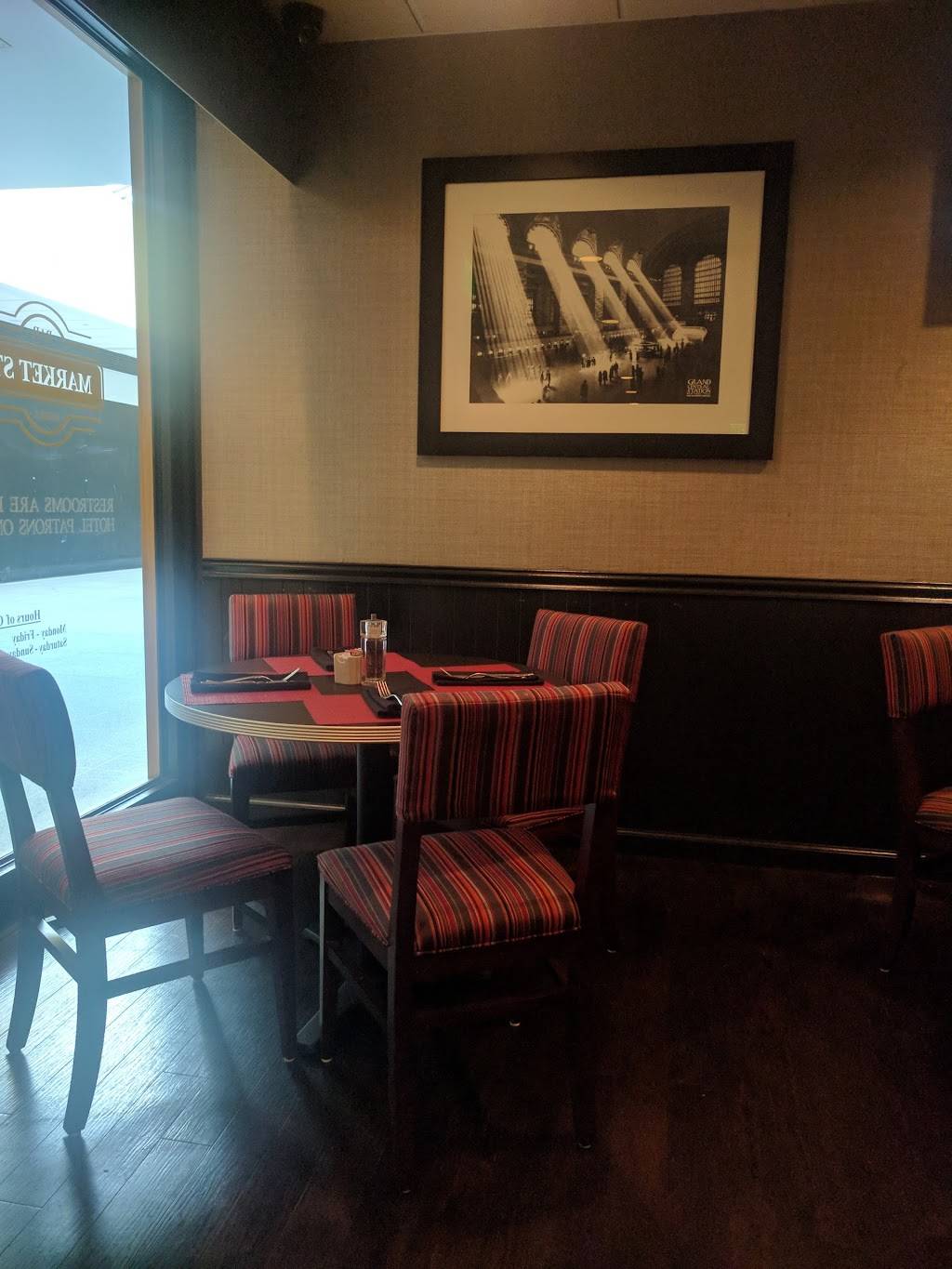 Market Street Bar & Grill | restaurant | 1 Gateway Ctr, Newark, NJ 07102, USA | 9736225000 OR +1 973-622-5000