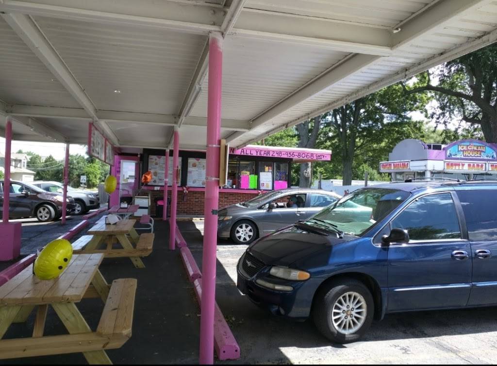 Big Dip Burgers | restaurant | 725 E Walled Lake Dr, Walled Lake, MI 48390, USA | 2489568683 OR +1 248-956-8683