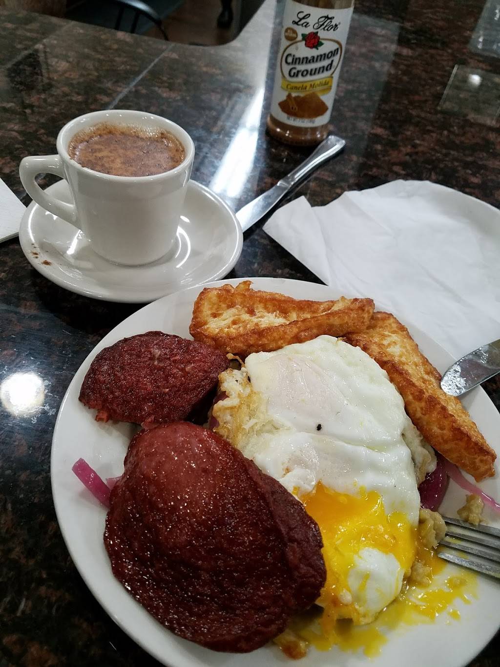 Caribe Restaurant | restaurant | 686 Park St, Hartford, CT 06106, USA | 8605480776 OR +1 860-548-0776