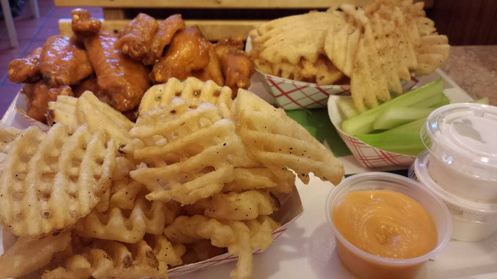 Buffalo Joes | restaurant | 812 Clark St, Evanston, IL 60201, USA | 8473285525 OR +1 847-328-5525