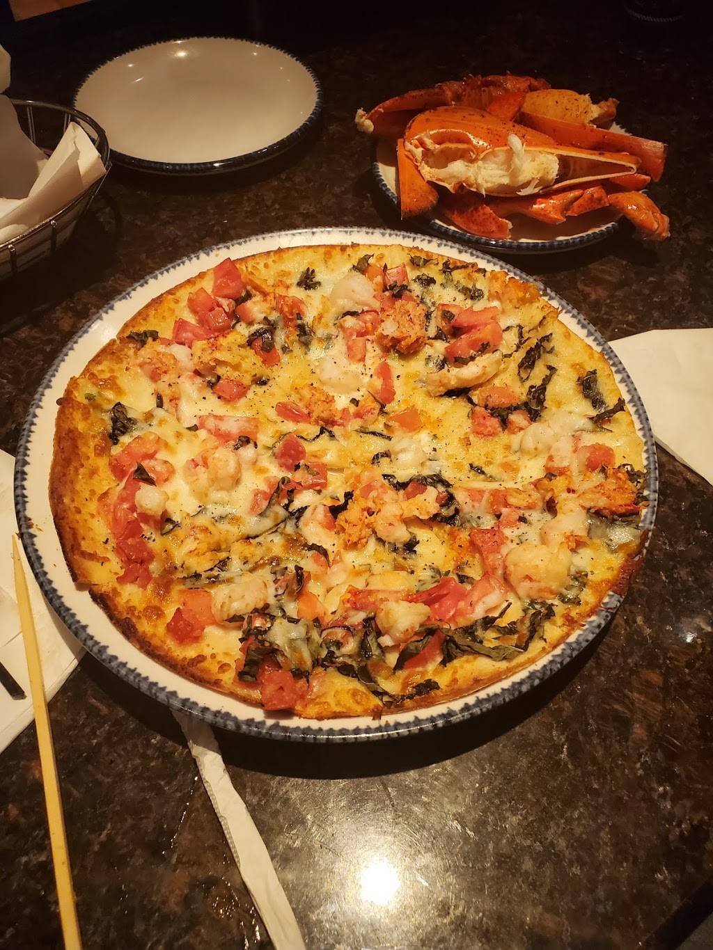 Red Lobster | restaurant | 340 W State Rd 436, Altamonte Springs, FL 32714, USA | 4076823636 OR +1 407-682-3636