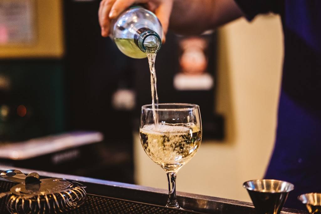 Gate City Billiards Club | restaurant | 6004 Landmark Center Blvd, Greensboro, NC 27407, USA | 3368568800 OR +1 336-856-8800