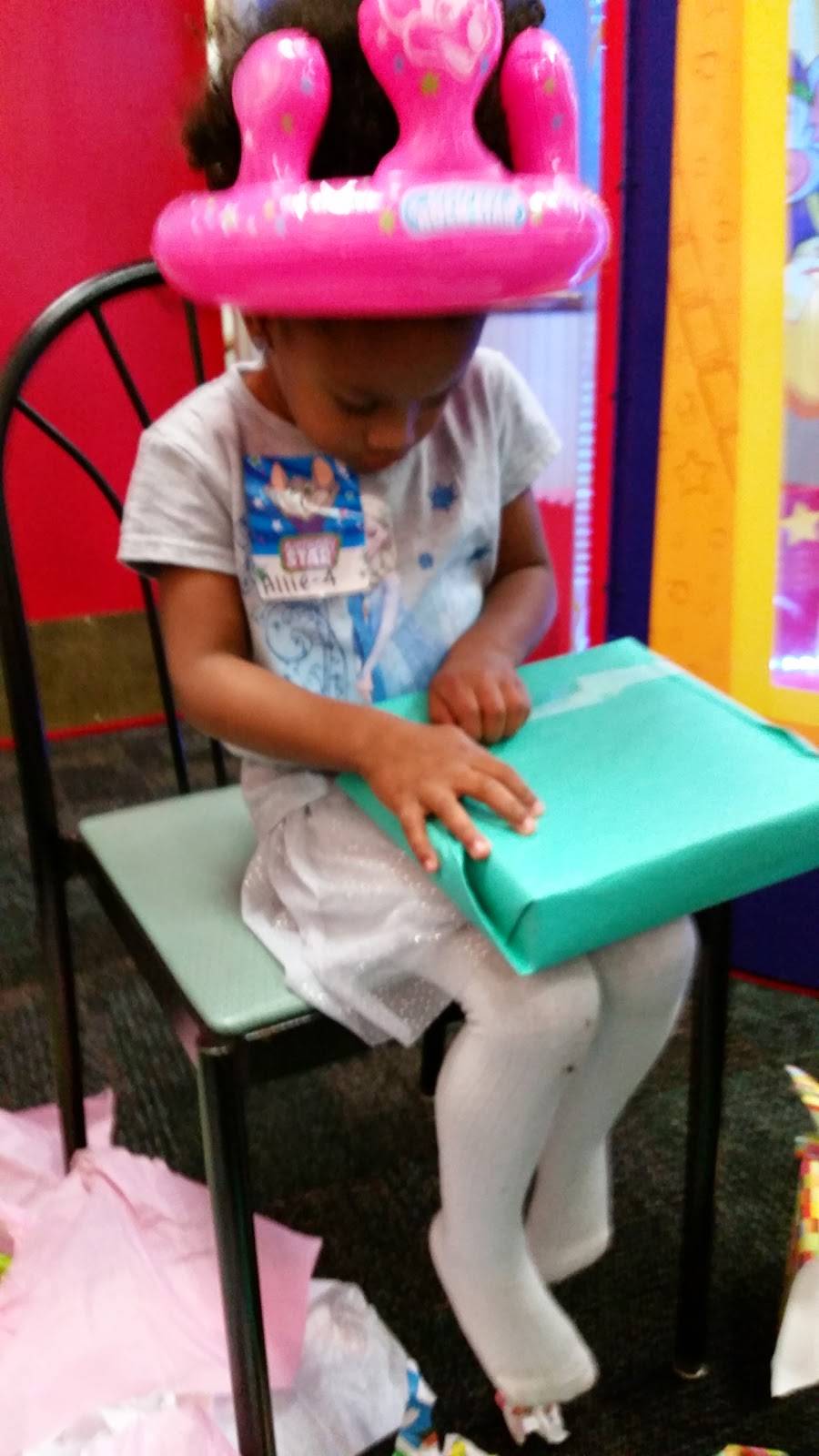 Chuck E. Cheese | restaurant | 1528 Sams Cir, Chesapeake, VA 23320, USA | 7575492775 OR +1 757-549-2775