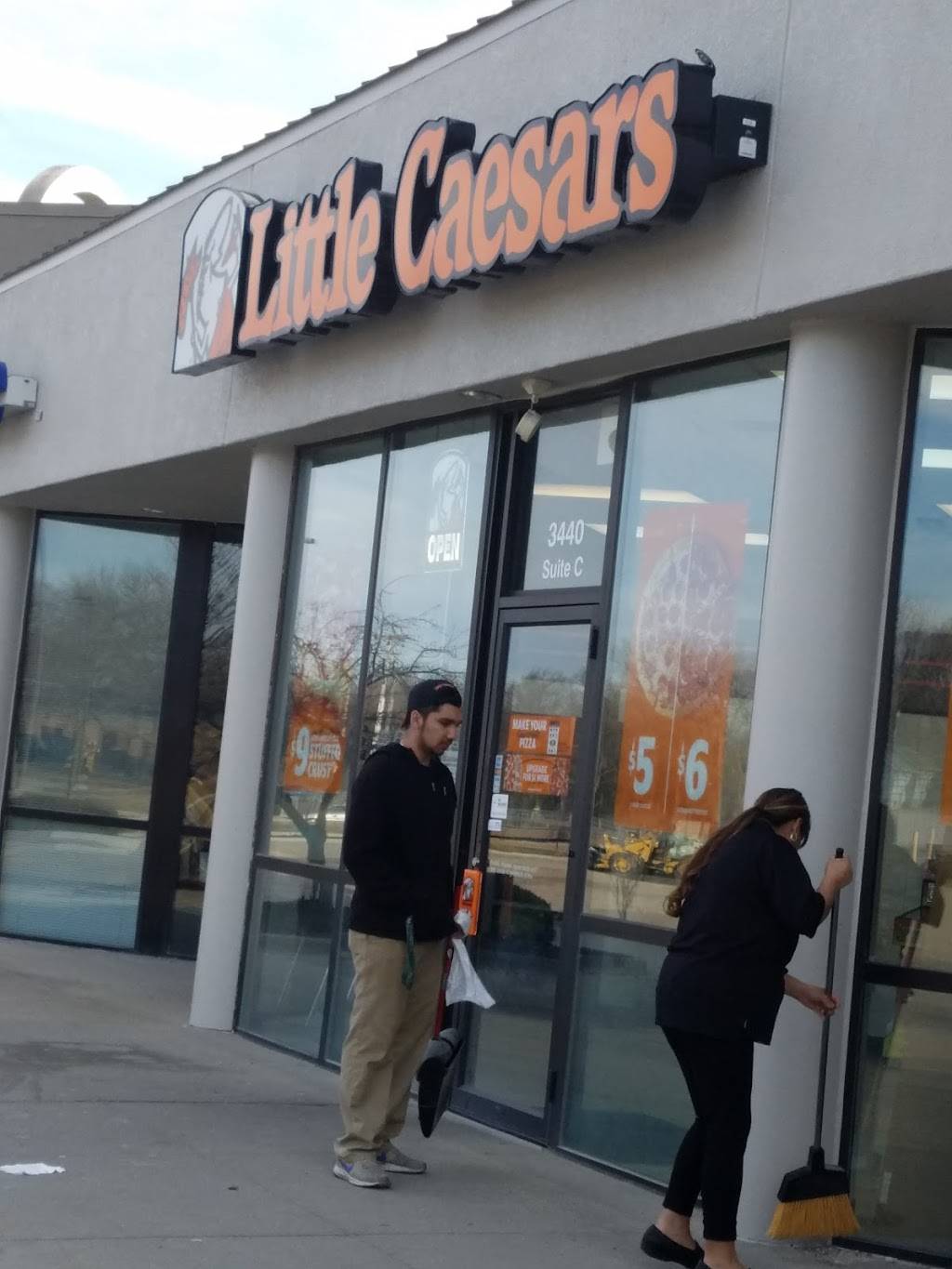 Little Caesars Pizza | meal takeaway | 10201 University Ave, Clive, IA 50325, USA | 5152264000 OR +1 515-226-4000