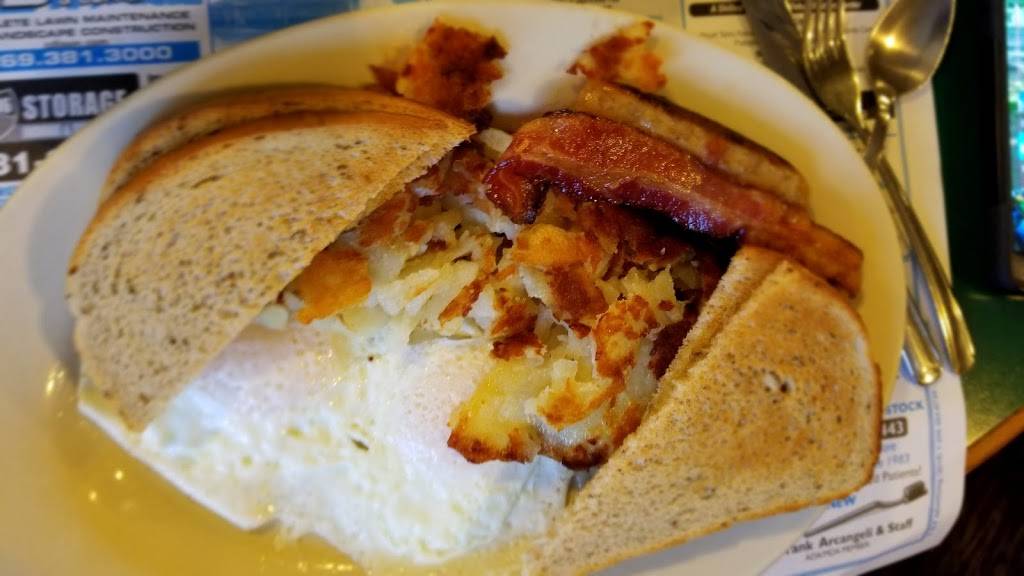 Nikos Express | restaurant | 5876 King Hwy, Kalamazoo, MI 49048, USA | 2693420933 OR +1 269-342-0933