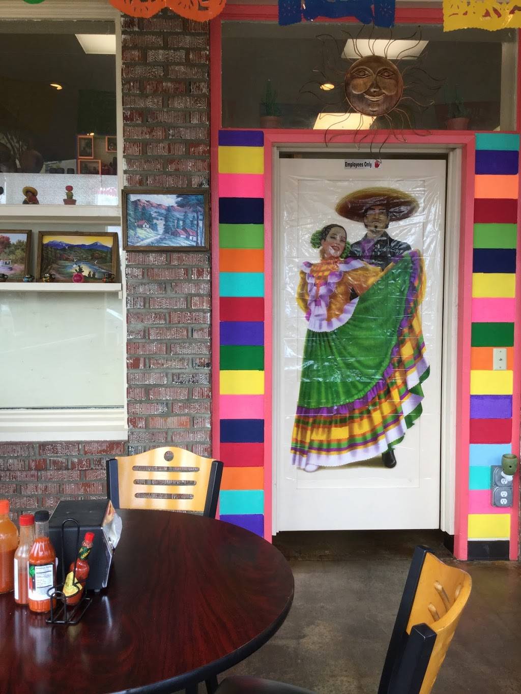 Antojitos-Mexicanos | restaurant | 303 E Pine St, Oakville, WA 98568, USA | 3602737078 OR +1 360-273-7078