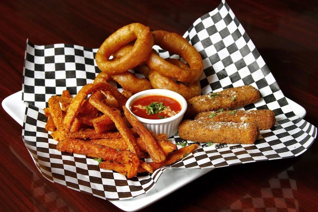 The 210 Pizza & Burger Bistro | restaurant | 7627 Culebra Rd, San Antonio, TX 78251, USA | 2105217666 OR +1 210-521-7666