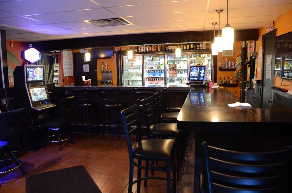 Hollars Bar & Grill | restaurant | 4050 27th St, Moline, IL 61265, USA | 3092779028 OR +1 309-277-9028