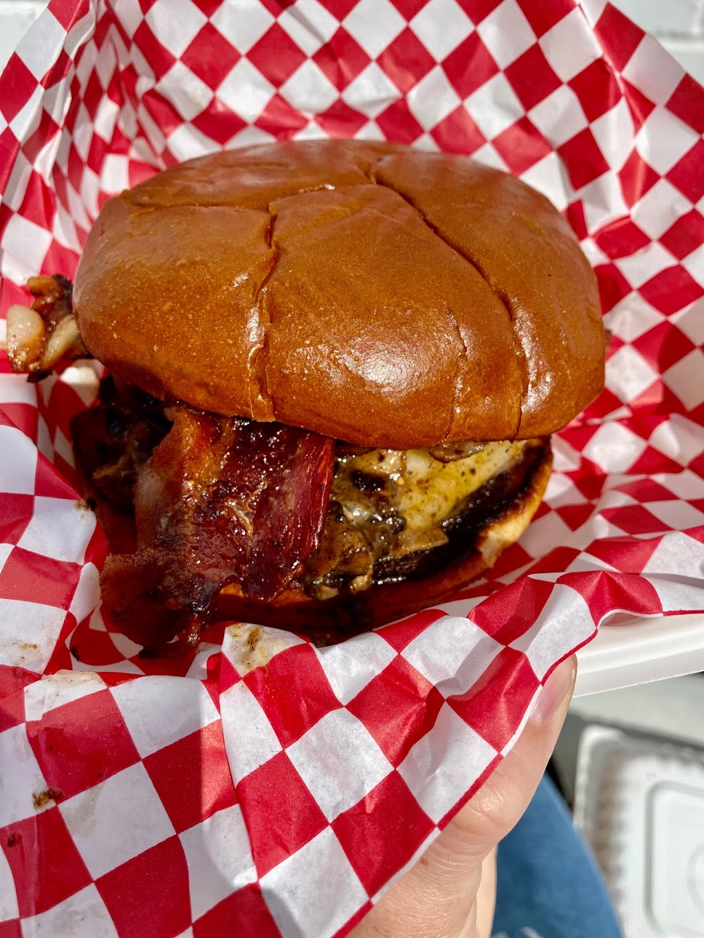 Cheesy Bs | restaurant | 921 W Commerce St, Dallas, TX 75208, USA | 4693946143 OR +1 469-394-6143