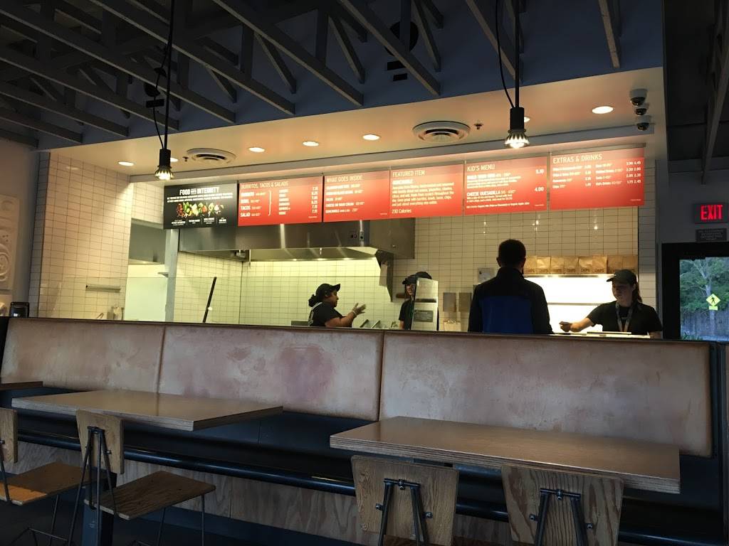 Chipotle Mexican Grill | restaurant | 880 De Long Ave, Novato, CA 94945, USA | 4158920436 OR +1 415-892-0436