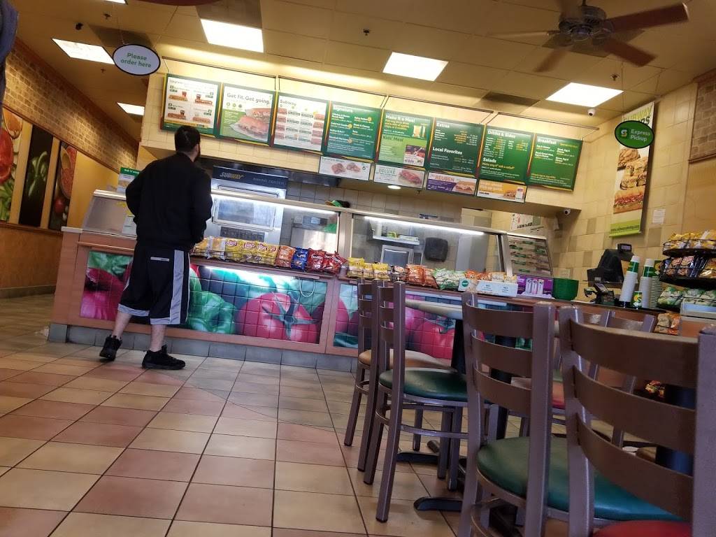 Subway | restaurant | 5673 E Kings Canyon Rd, Fresno, CA 93727, USA | 5592526775 OR +1 559-252-6775