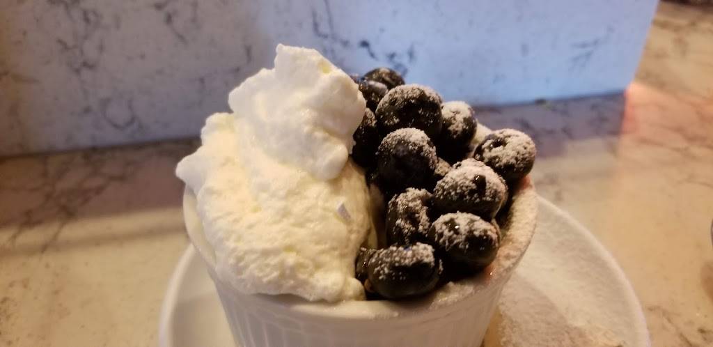 Michaels Genuine Food & Drink - CLEVELAND | restaurant | 3427 Tuttle Rd, Shaker Heights, OH 44122, USA | 2162308022 OR +1 216-230-8022