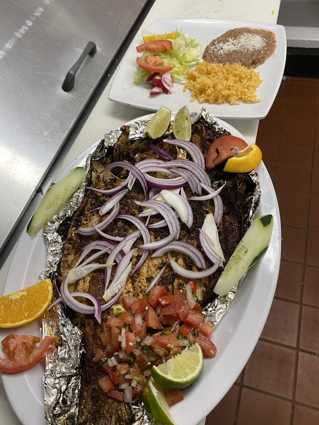mariscos ixtapa mexican grill 360 llc | restaurant | 2600 W Edinger Ave, Santa Ana, CA 92704, USA | 7147604244 OR +1 714-760-4244