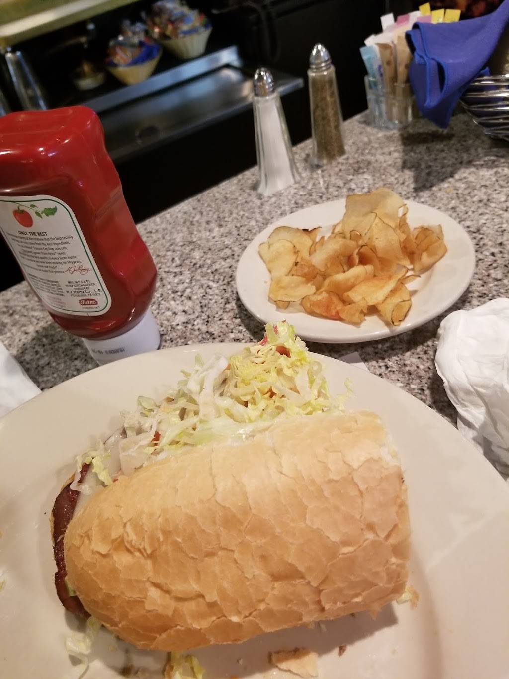 Thee Olde Place Inn | restaurant | 1209 Streets Run Rd, Pittsburgh, PA 15236, USA | 4128851395 OR +1 412-885-1395