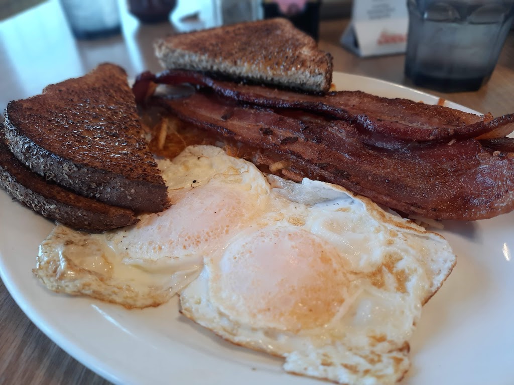 Mustang Cafe & BBQ | restaurant | 483 Shoshone Ave, Lovell, WY 82431, USA | 3075489370 OR +1 307-548-9370