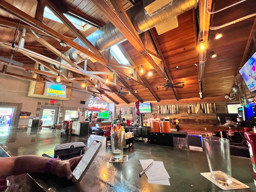 Drews brews and grille | restaurant | 2101 Henley Ct, Melbourne, FL 32901, USA | 3215865488 OR +1 321-586-5488