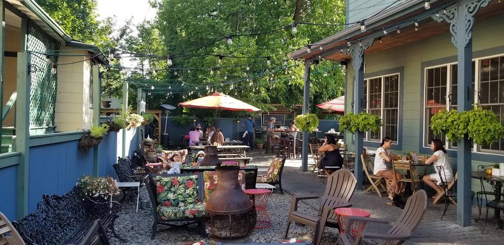 Huckleberry | restaurant | 21 Church St, New Paltz, NY 12561, USA | 8456338443 OR +1 845-633-8443