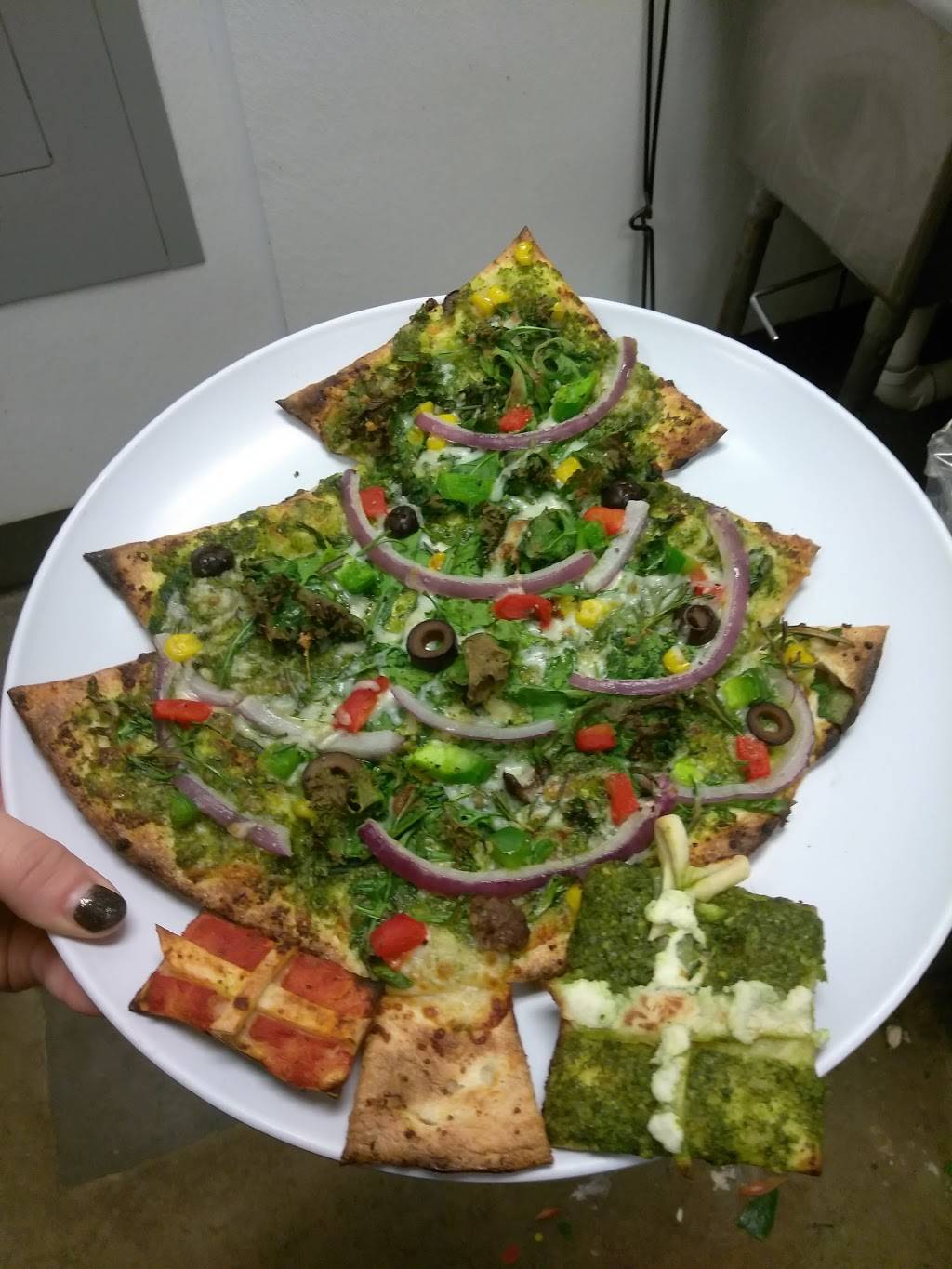 MOD Pizza | restaurant | 1240 N Loop 336 W Suite 500, Conroe, TX 77301, USA | 9364410054 OR +1 936-441-0054