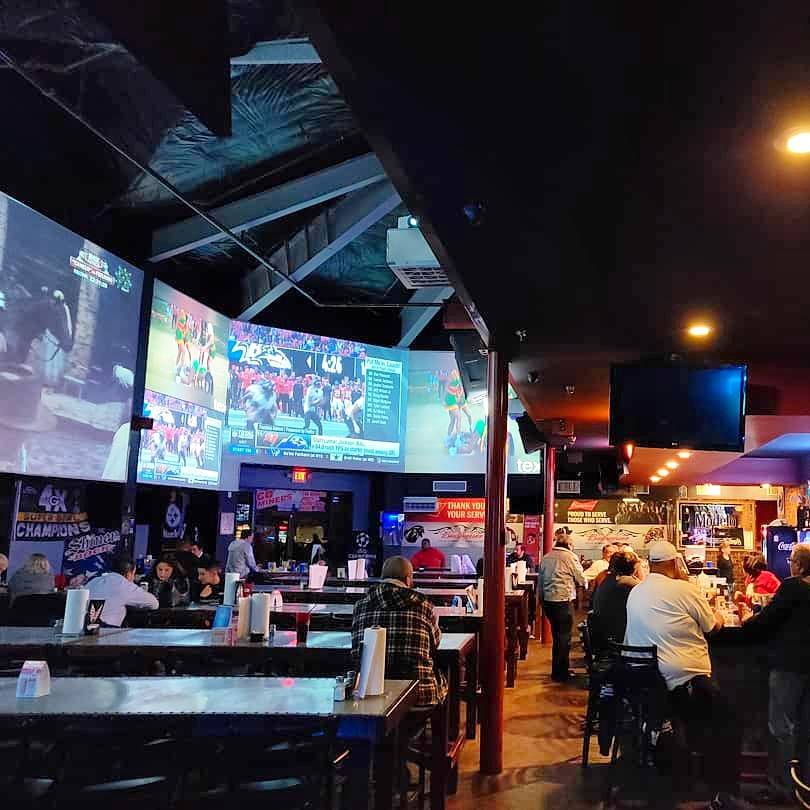 4th And Goal Wing House | restaurant | 1550 Hawkins Blvd, El Paso, TX 79925, USA | 9152198595 OR +1 915-219-8595