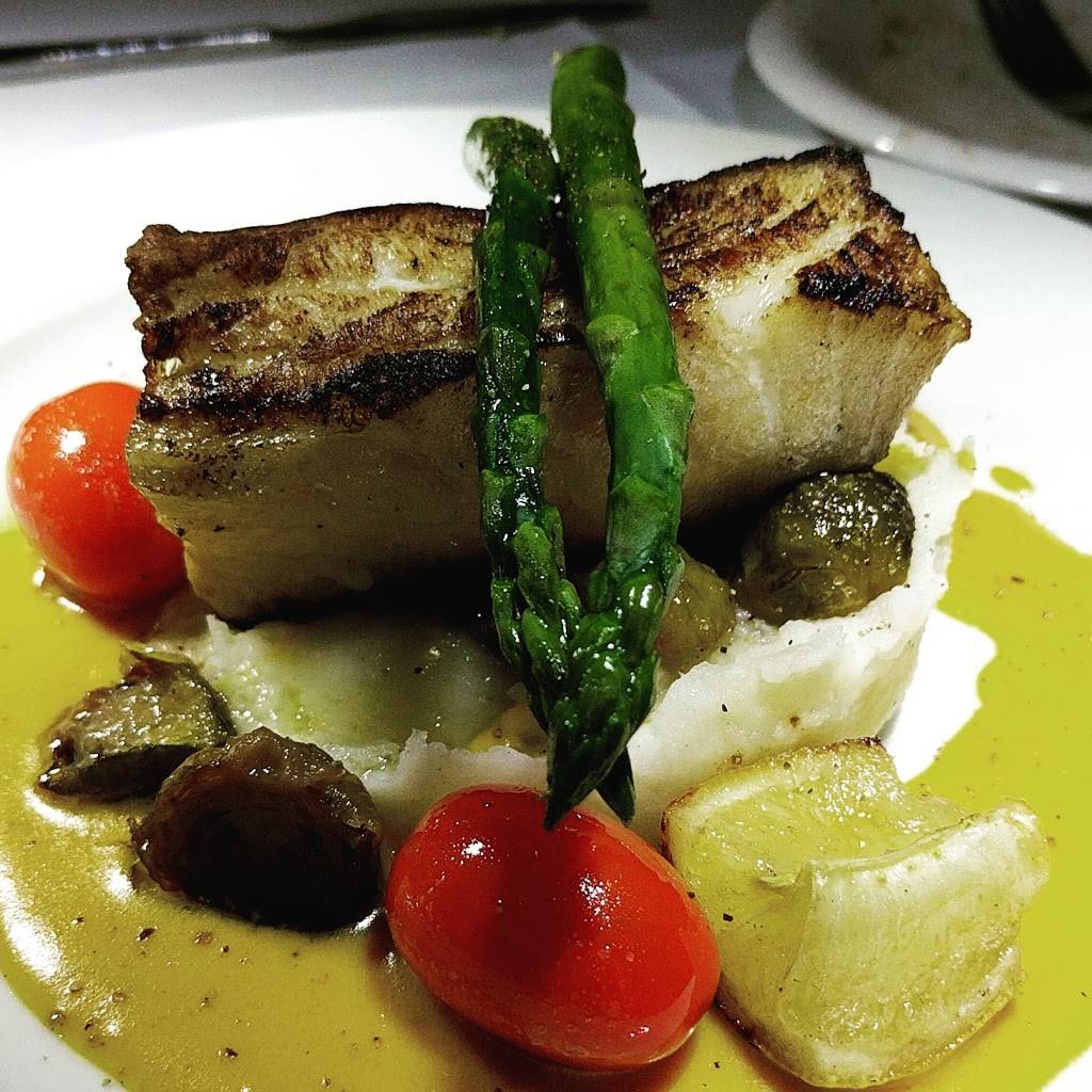 Antoines Restaurant | restaurant | 1100 N Tuttle Ave, Sarasota, FL 34237, USA | 9413311400 OR +1 941-331-1400