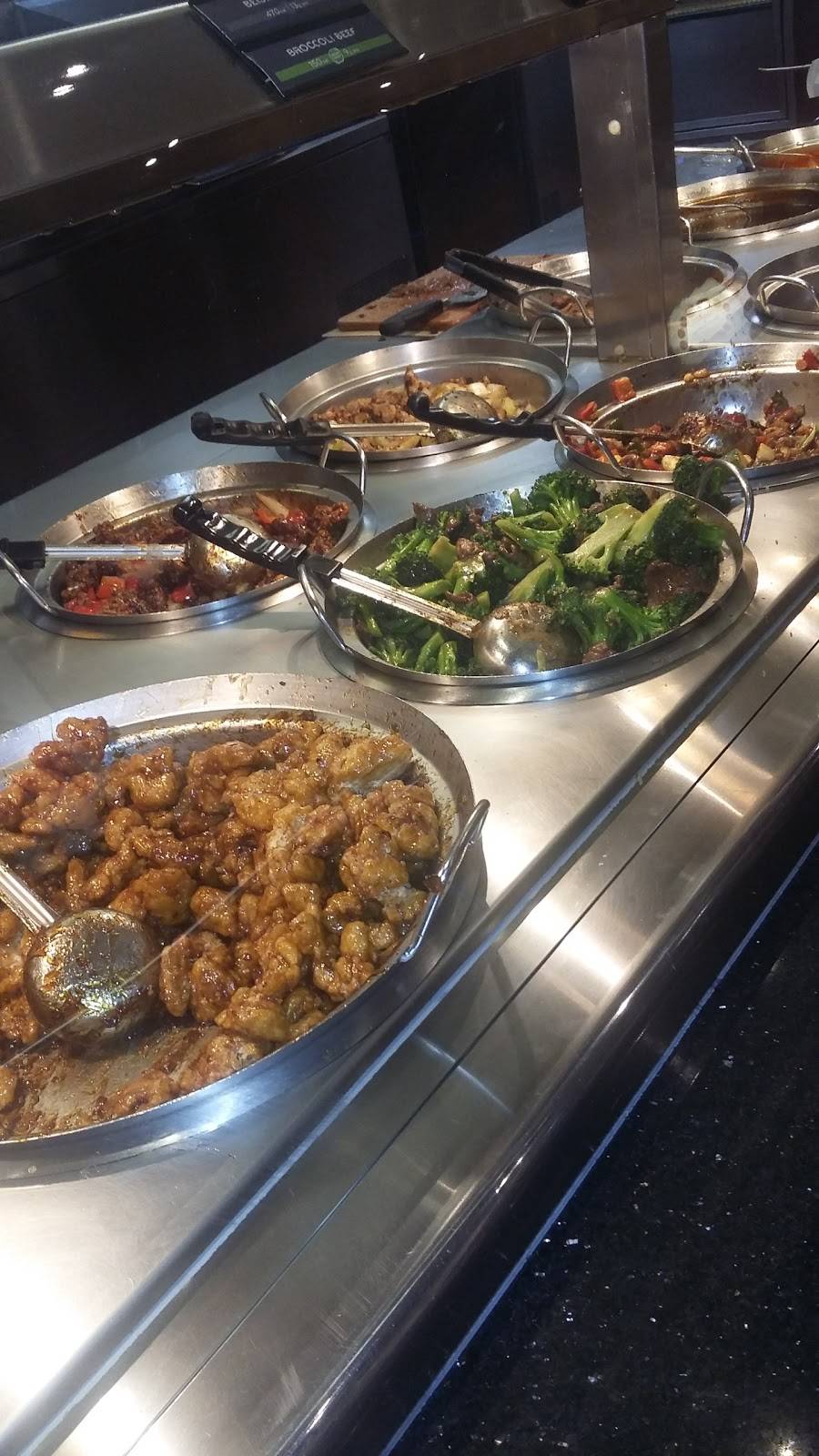 Panda Express | meal takeaway | 640 W El Monte Way, Dinuba, CA 93618, USA | 5595913872 OR +1 559-591-3872