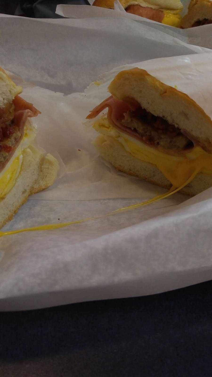 New Z Deli and Grill | restaurant | 42 Guy Lombardo Ave, Freeport, NY 11520, USA | 5164423465 OR +1 516-442-3465