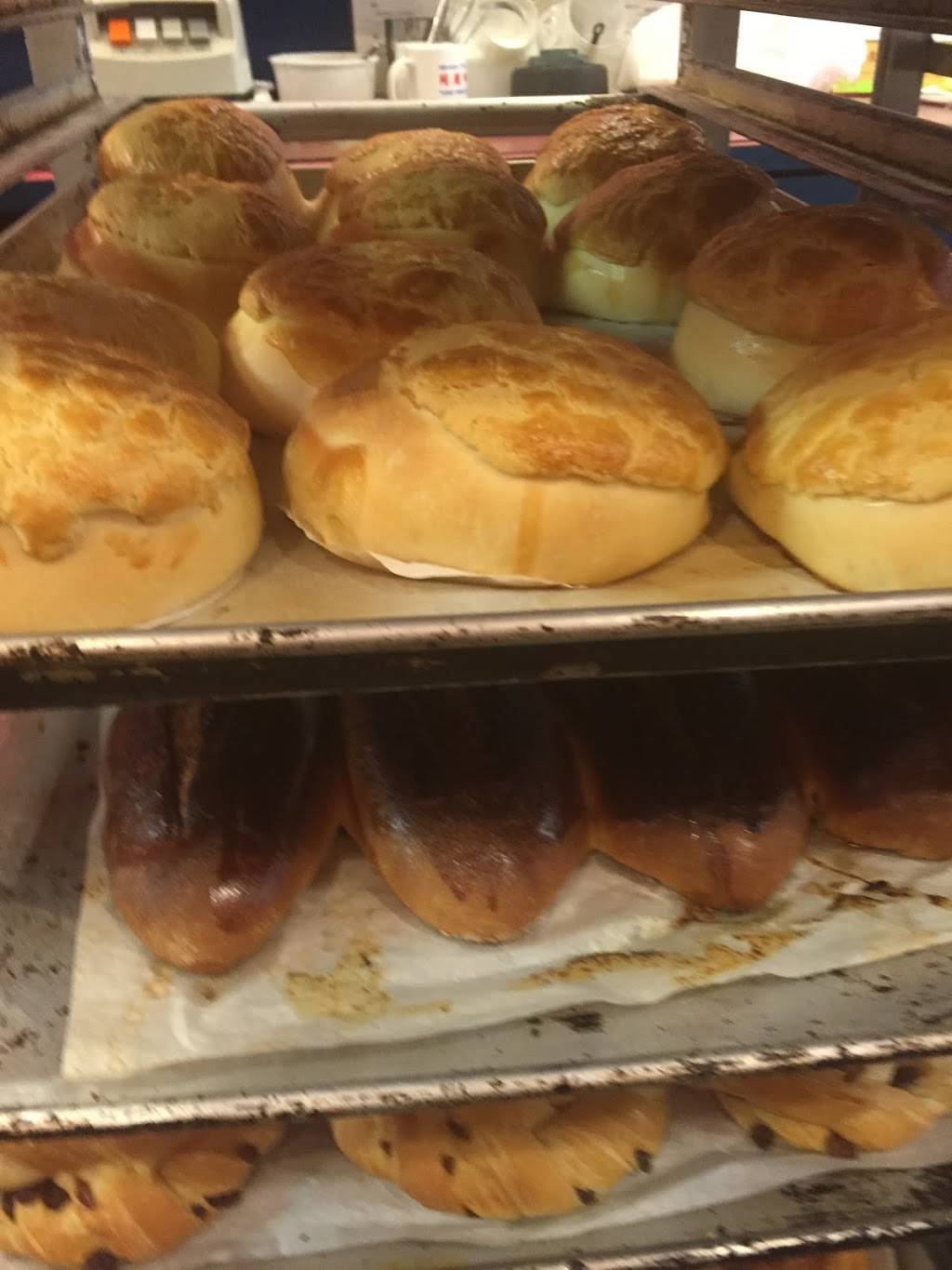 Tung Hing Bakery & Restaurant Ltd | restaurant | 888 Dundas St E, Mississauga, ON L4Y 4H5, Canada | 9052701288 OR +1 905-270-1288