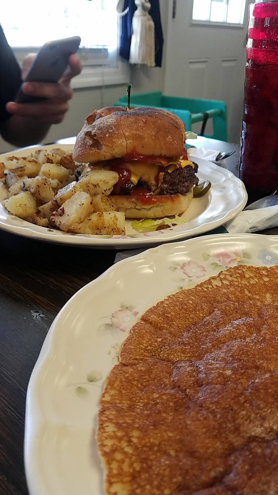 Snowy Mountain Cafe | restaurant | 3360 FL-207, Elkton, FL 32033, USA | 9042177695 OR +1 904-217-7695