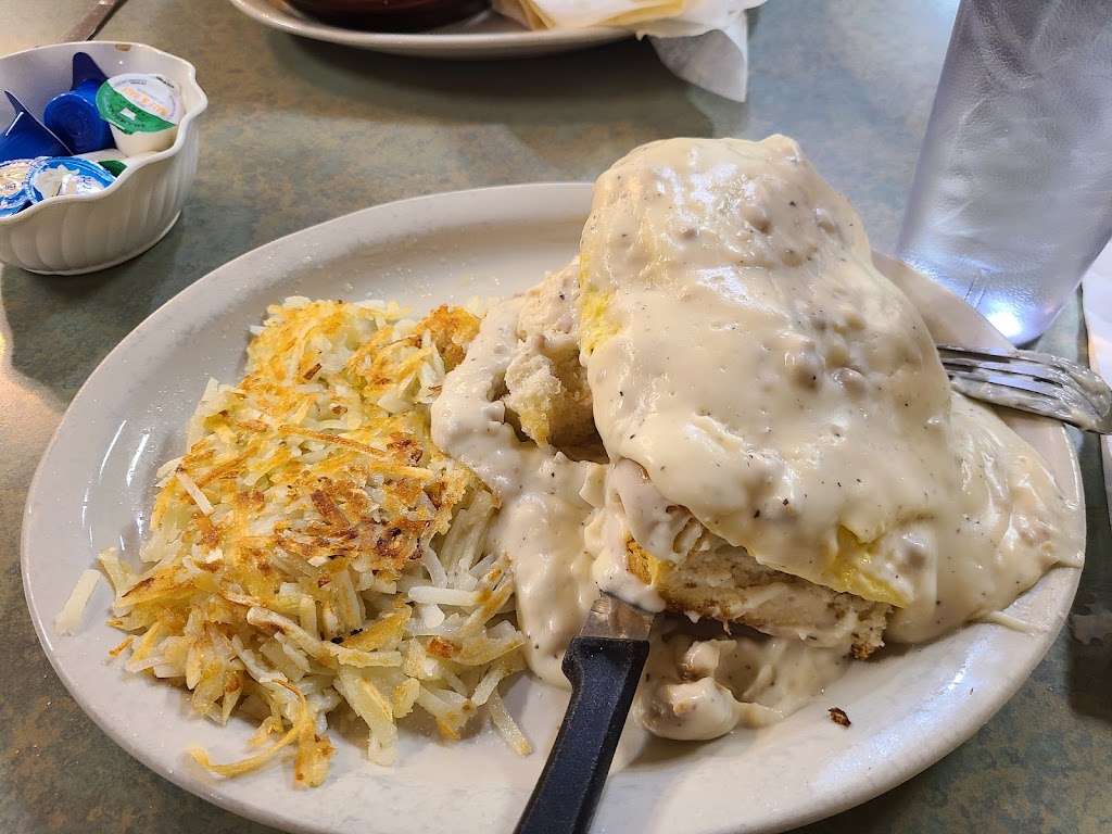 The Hungry Fox Restaurant & Country Store | restaurant | 4637 E Broadway Blvd, Tucson, AZ 85711, USA | 5203262835 OR +1 520-326-2835