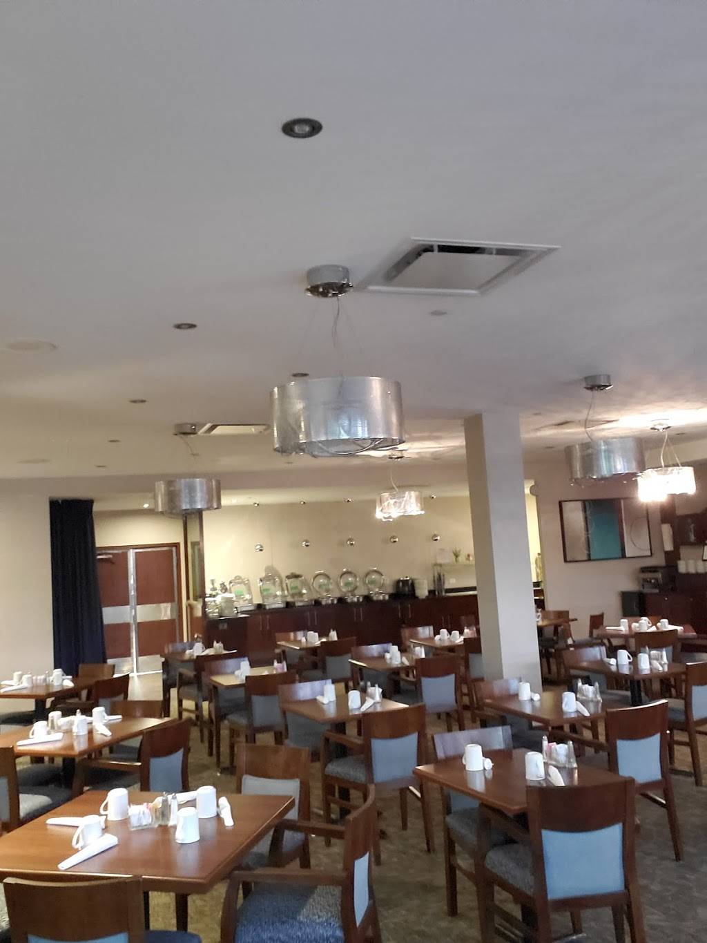 Le Tropik restaurant-bar | restaurant | 6500 Chemin de la Côte-de-Liesse, Saint-Laurent, QC H4T 1E3, Canada | 5147393391 OR +1 514-739-3391