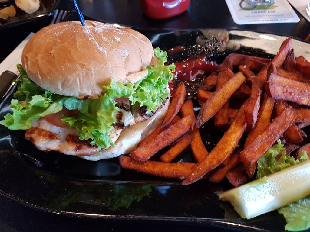 Legends Bar & Grille | restaurant | 68 Airport Rd, Fitchburg, MA 01420, USA | 9783426500 OR +1 978-342-6500