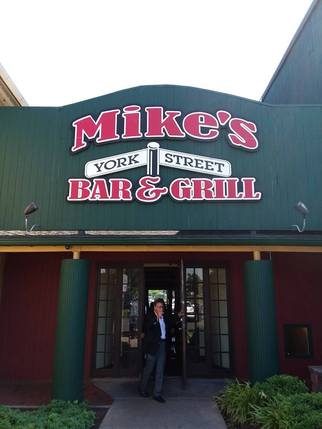 Mikes York Street Bar & Grill | meal takeaway | 544 York Rd, Warminster, PA 18974, USA | 2156723300 OR +1 215-672-3300