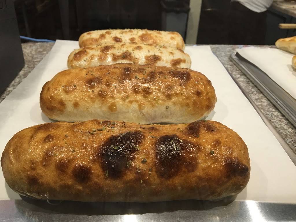 New York Style Pizza & Gyros | restaurant | 2707 Race St #121, Fort Worth, TX 76111, USA | 8172222433 OR +1 817-222-2433