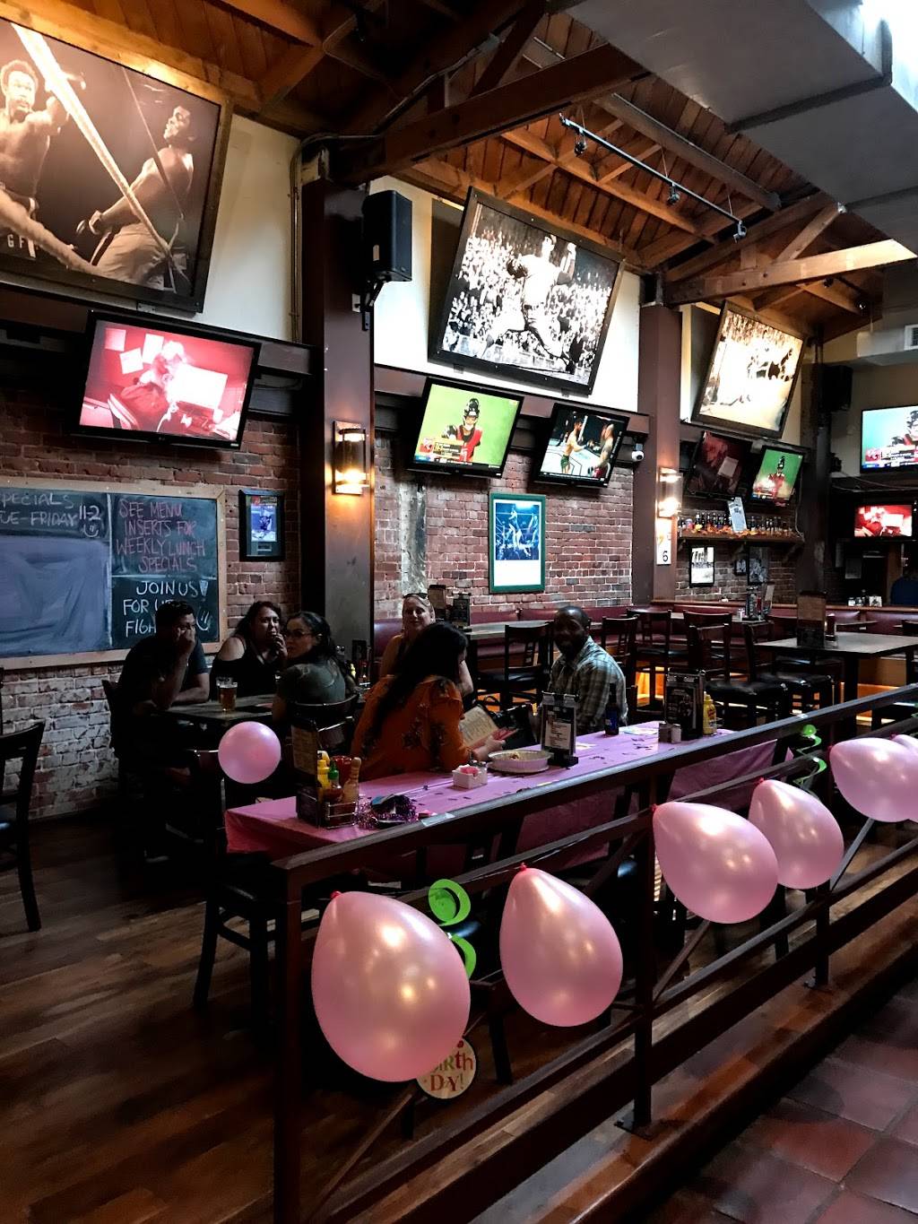 The Crest Sports Bar & Grill | restaurant | 1625 Cabrillo Ave, Torrance, CA 90501, USA | 3103209347 OR +1 310-320-9347