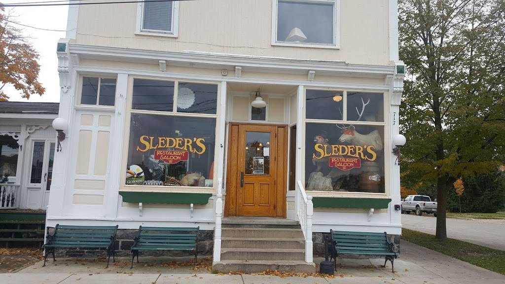 Sleders Family Tavern | restaurant | 717 Randolph St, Traverse City, MI 49684, USA | 2319479213 OR +1 231-947-9213