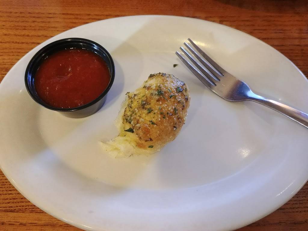 Pizza Hut | meal takeaway | 629 N Main St, Crossville, TN 38555, USA | 9314849610 OR +1 931-484-9610