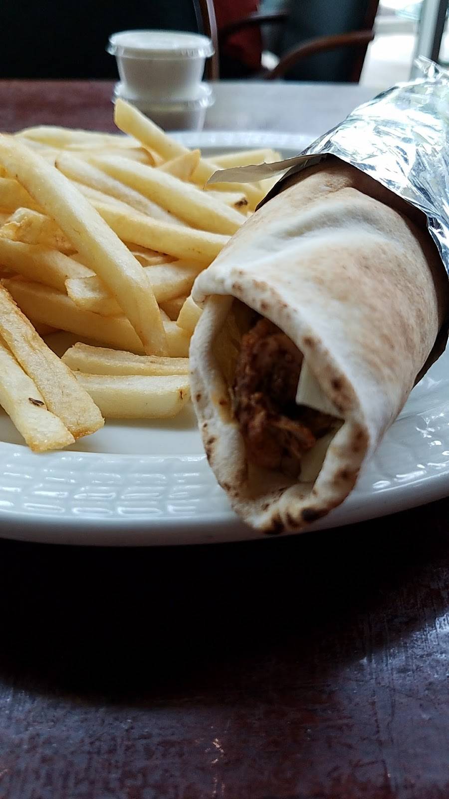 La Pita Fresh | restaurant | 5056 Cass Ave, Detroit, MI 48202, USA | 3138314550 OR +1 313-831-4550