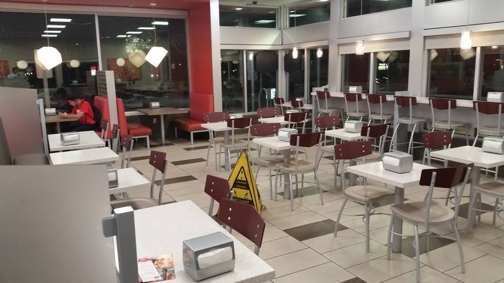 Jack in the Box | restaurant | 18441 N 7th St, Phoenix, AZ 85022, USA | 6022965152 OR +1 602-296-5152