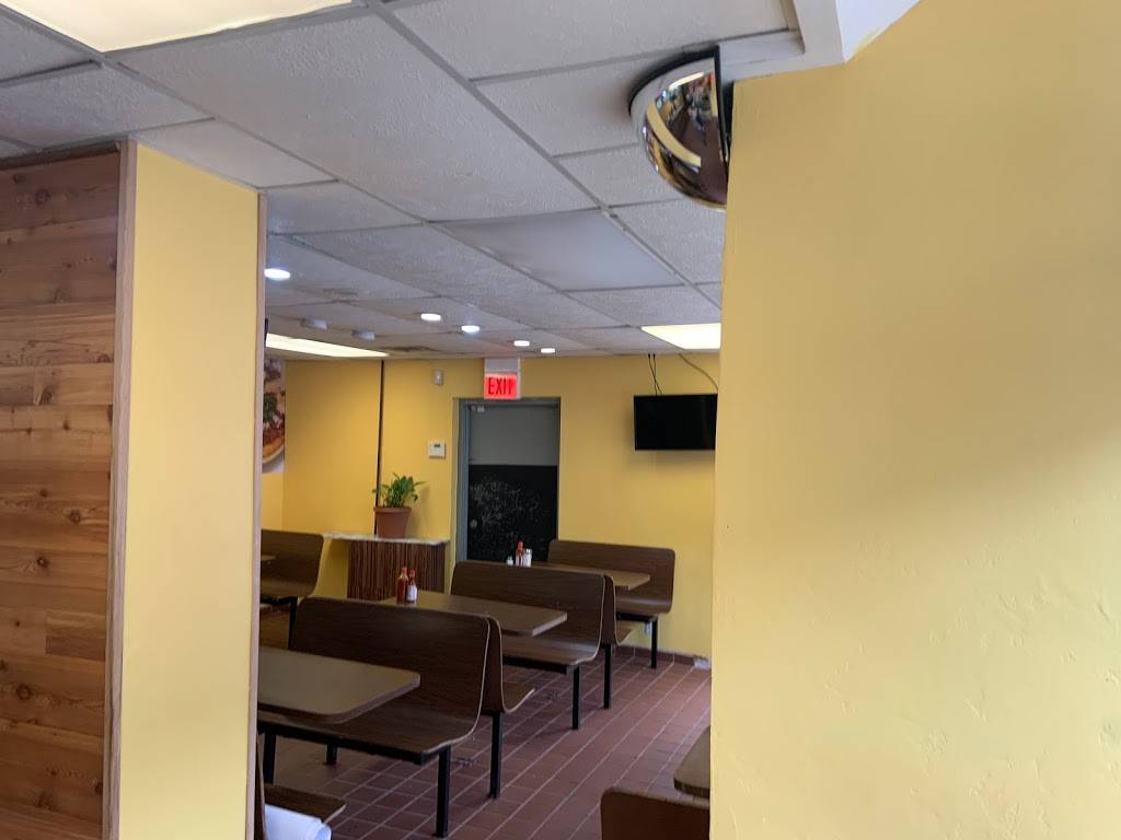 La Barca El Taconazo | restaurant | 2311 S 49th Ave, Cicero, IL 60804, USA | 7084776746 OR +1 708-477-6746