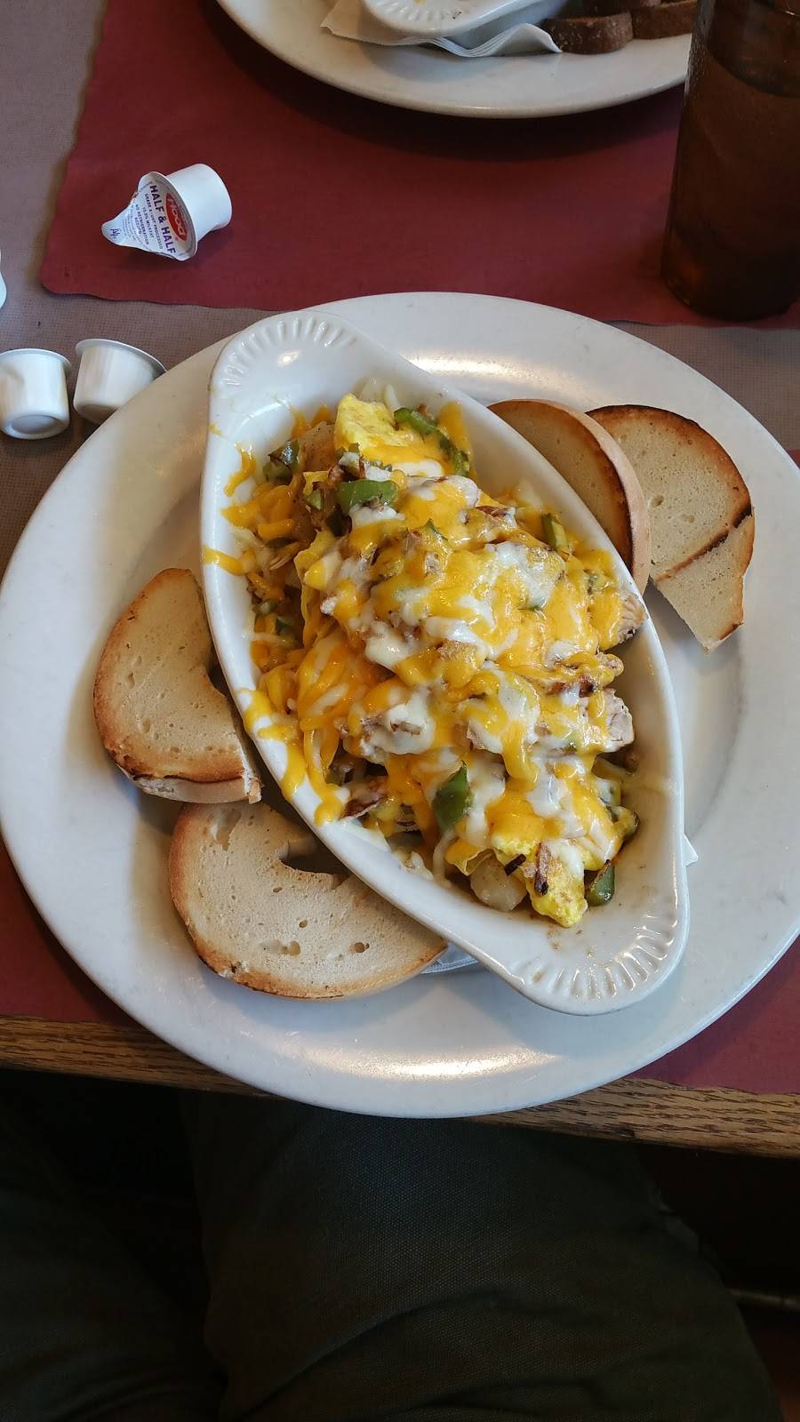 The Brass House Restaurant | restaurant | 2620 S Main St, Waterbury, CT 06705, USA | 2037554910 OR +1 203-755-4910