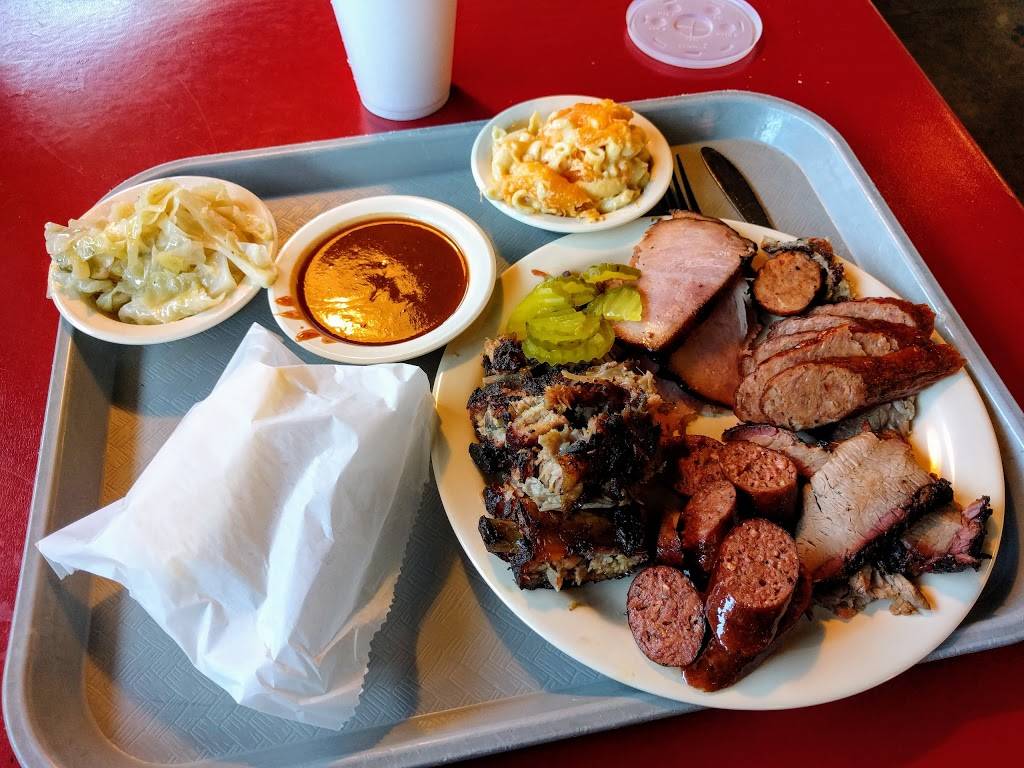 Smokey Johns Bar-B-Que & Home Cooking | restaurant | 1820 W Mockingbird Ln, Dallas, TX 75235, USA | 2143522752 OR +1 214-352-2752