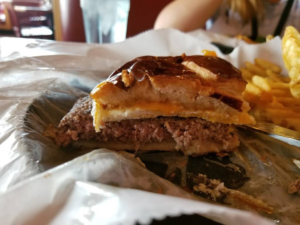 Charcoal Grill | restaurant | 1200 Port Washington Rd, Grafton, WI 53024, USA | 2623751700 OR +1 262-375-1700