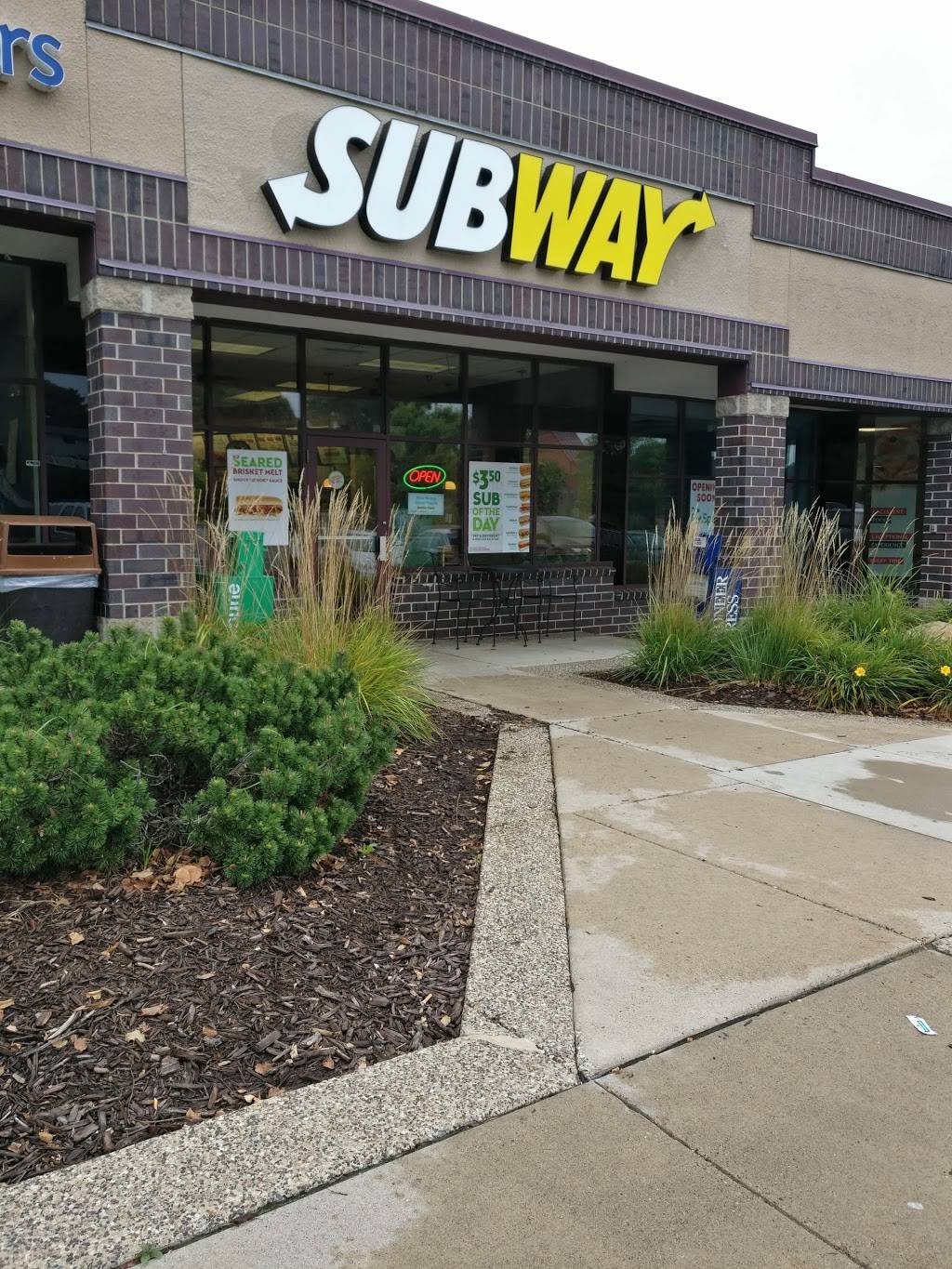 Subway | restaurant | 1565 Cliff Rd #15, Eagan, MN 55122, USA | 6517974443 OR +1 651-797-4443