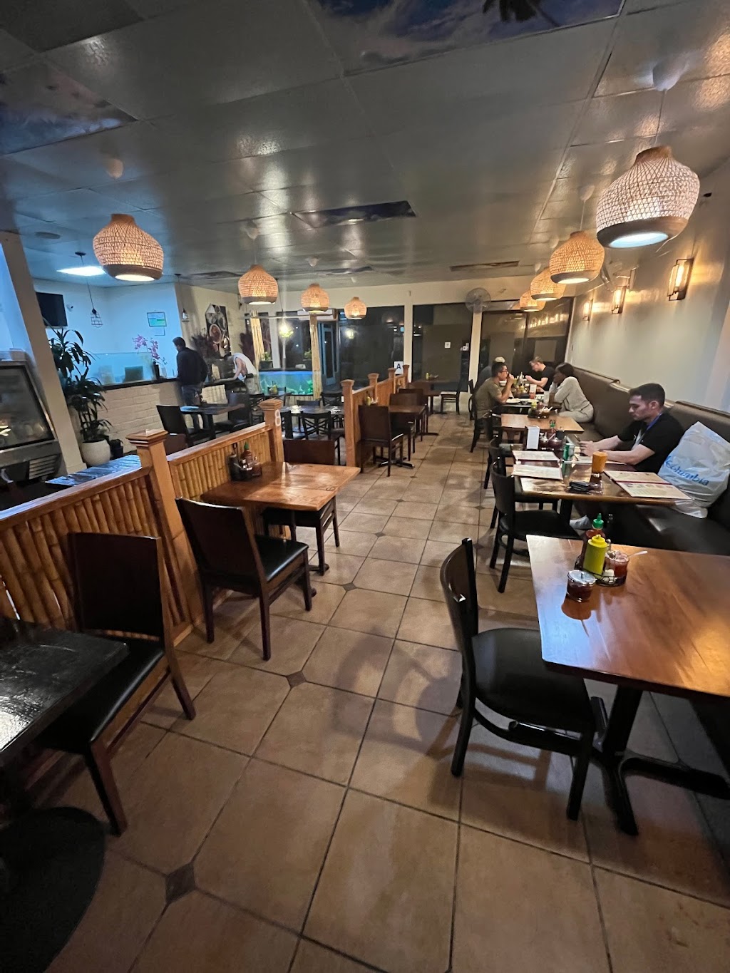 Pho & Sushi by Mais Kitchen | restaurant | 2852 Main St, San Diego, CA 92113, USA | 6197829496 OR +1 619-782-9496