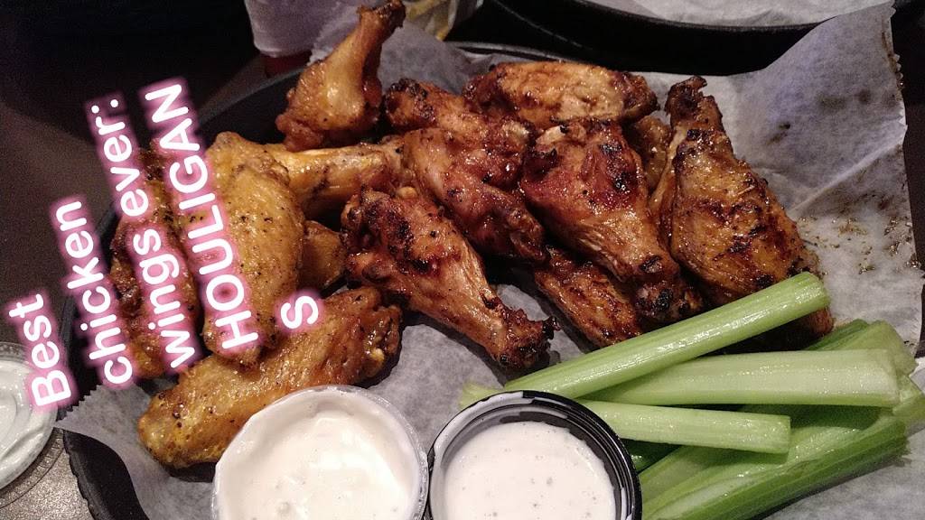 Houligans | restaurant | 50 Plaza Dr #106, Palm Coast, FL 32137, USA | 3864473580 OR +1 386-447-3580