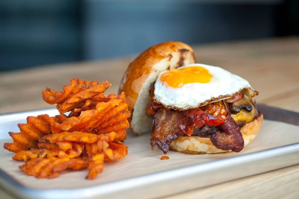 Mesa Burger | restaurant | 315 Meigs Rd, Santa Barbara, CA 93109, USA | 8059637492 OR +1 805-963-7492